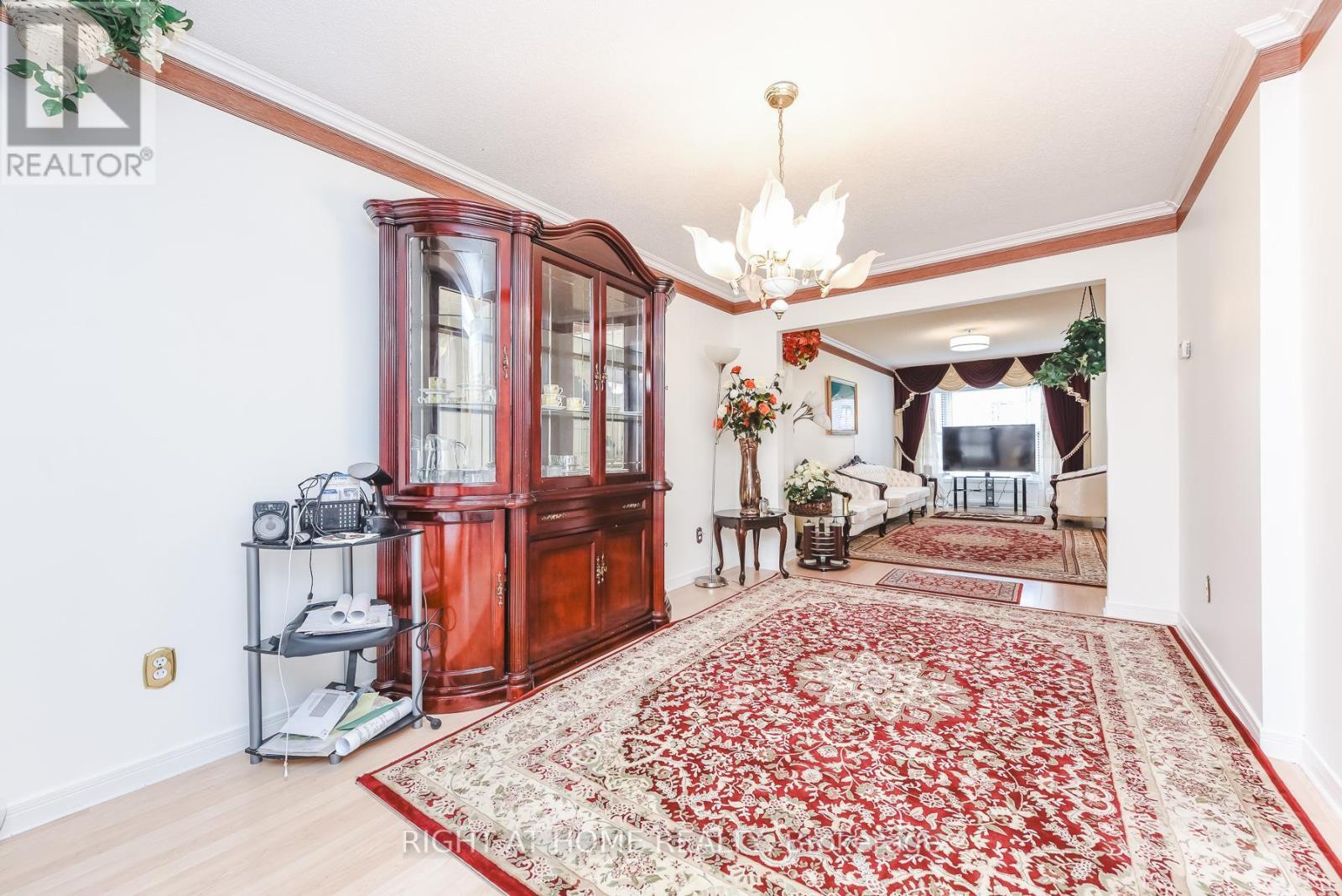 379 Wallenberg Crescent, Mississauga, ON - Indoor Photo Showing Other Room