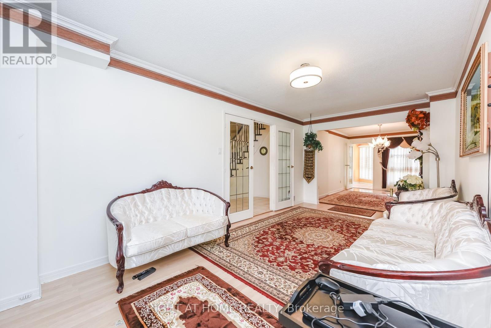 379 Wallenberg Crescent, Mississauga, ON - Indoor
