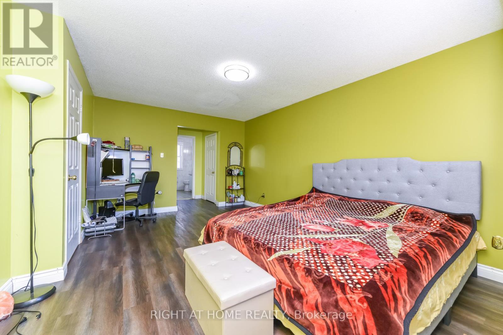 379 Wallenberg Crescent, Mississauga, ON - Indoor Photo Showing Bedroom