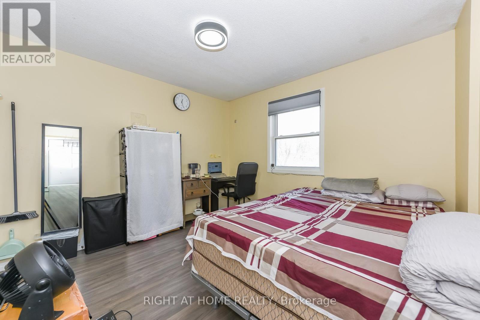 379 Wallenberg Crescent, Mississauga, ON - Indoor Photo Showing Bedroom