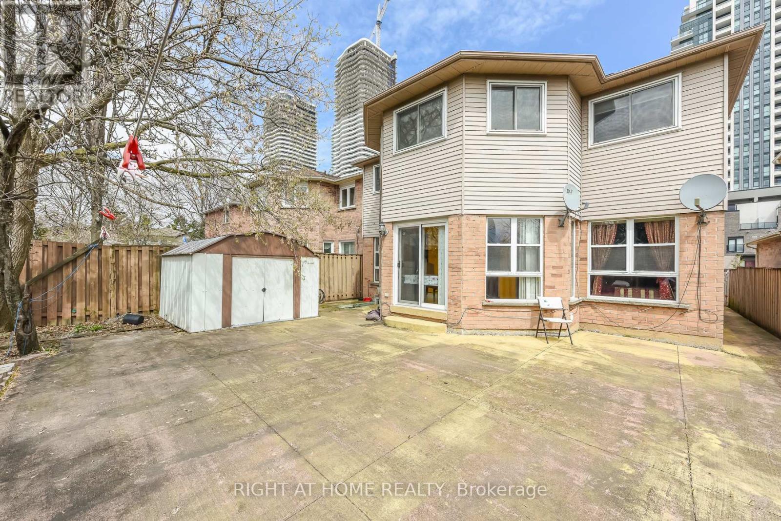379 Wallenberg Crescent, Mississauga, ON - Outdoor