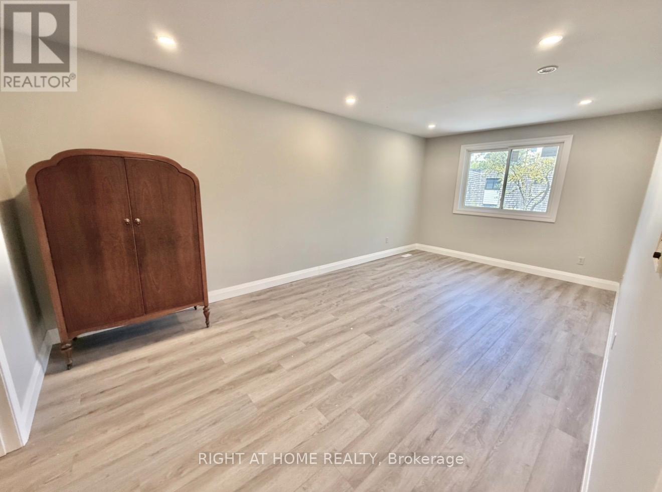24 - 7 Vale Carse Way, Toronto, ON - Indoor Photo Showing Other Room