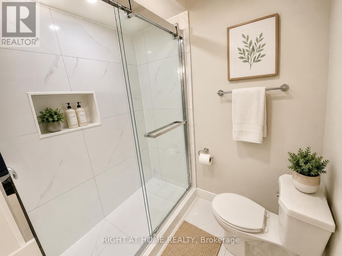 Virtually Staged - 24 - 7 Vale Carse Way, Toronto, ON - Indoor Photo Showing Bathroom