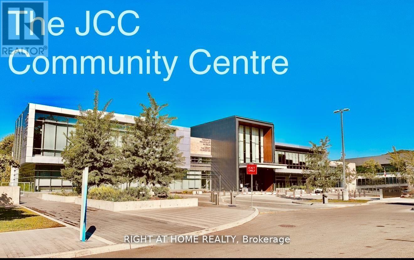 Walking Distance to JCC - 24 - 7 Vale Carse Way, Toronto, ON -