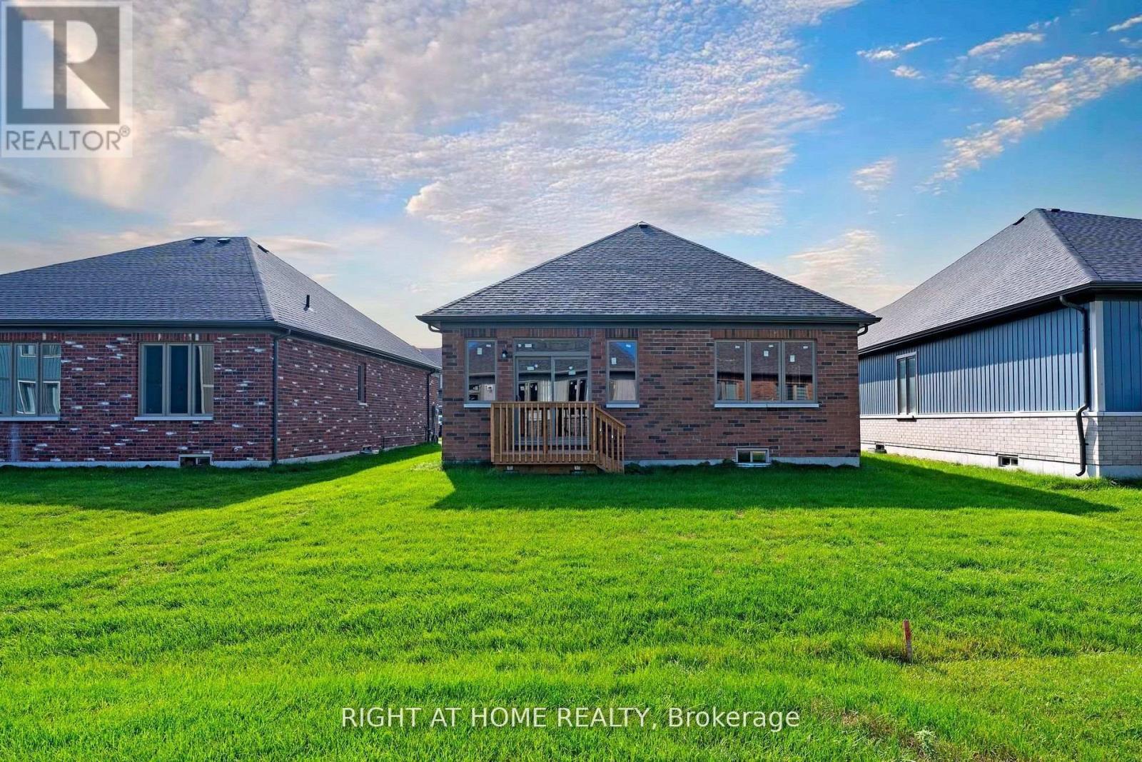 256 Duncan Street, Clearview, ON - Outdoor