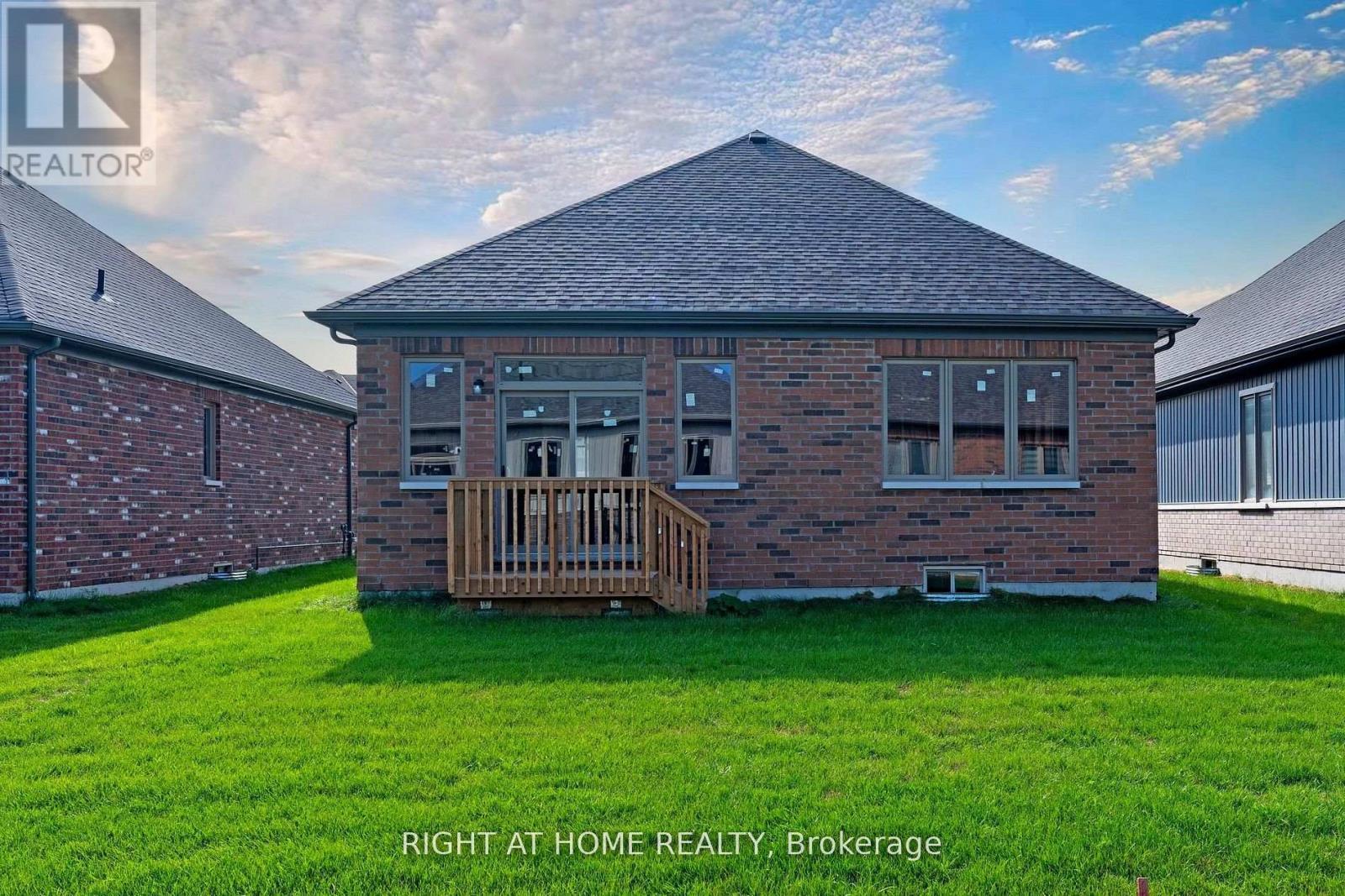 256 Duncan Street, Clearview, ON - Outdoor
