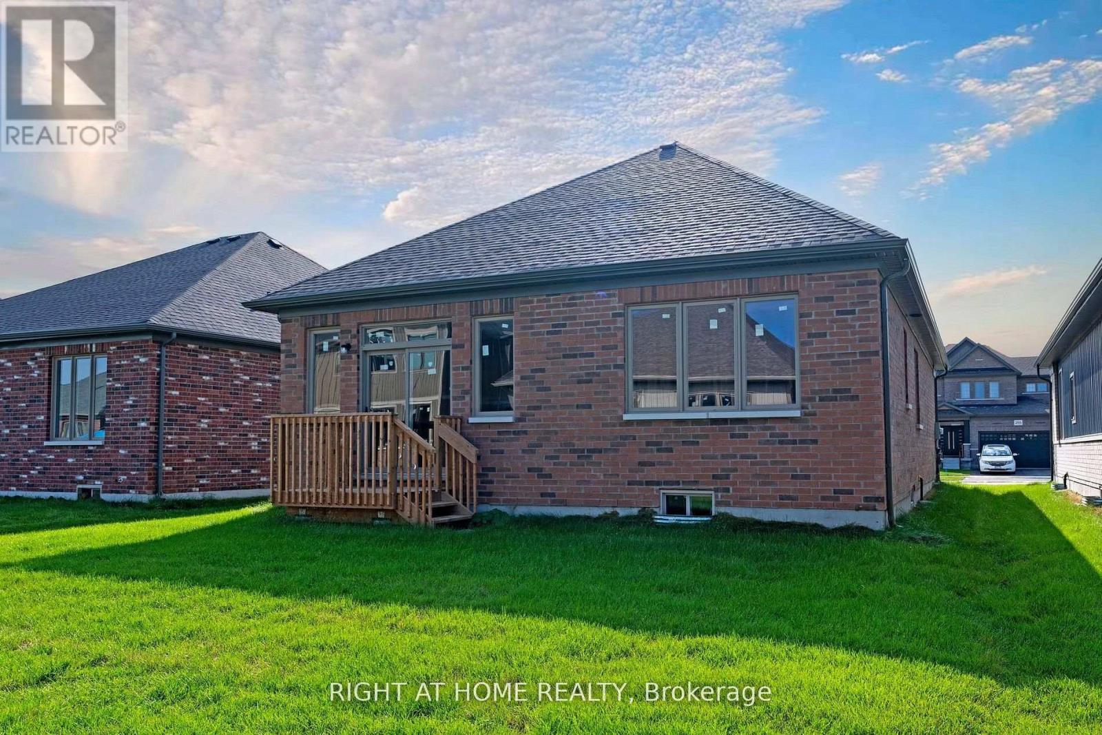 256 Duncan Street, Clearview, ON - Outdoor