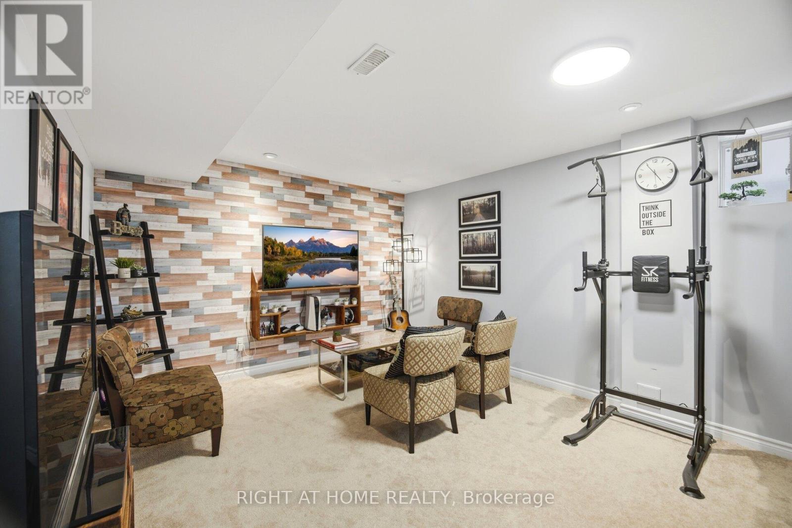 28 Marks Road, Springwater, ON - Indoor Photo Showing Other Room