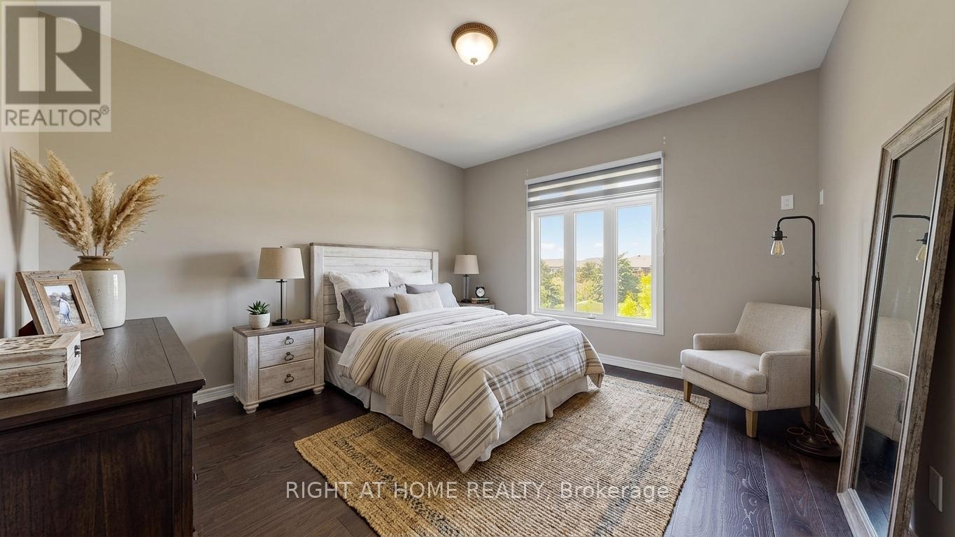 126 Kingsmere Crescent, New Tecumseth, ON - Indoor Photo Showing Bedroom