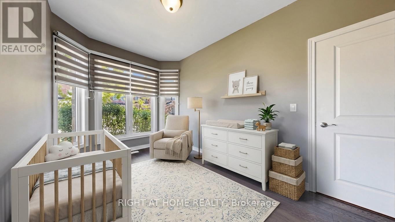126 Kingsmere Crescent, New Tecumseth, ON - Indoor Photo Showing Bedroom