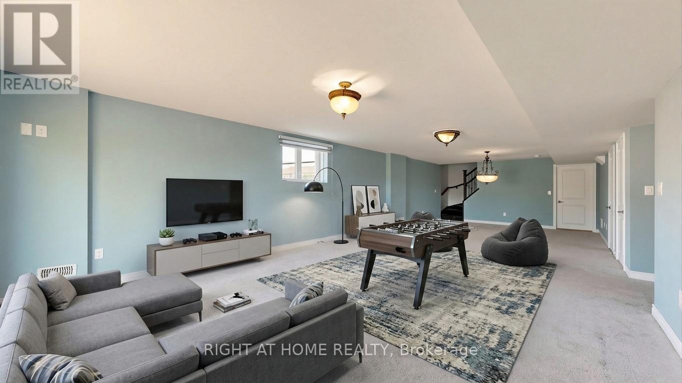 126 Kingsmere Crescent, New Tecumseth, ON - Indoor Photo Showing Living Room