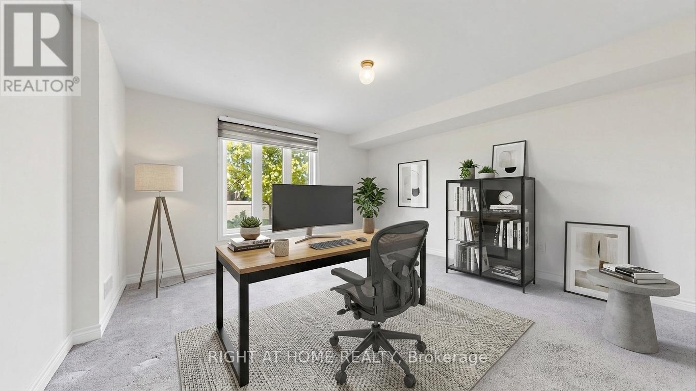 126 Kingsmere Crescent, New Tecumseth, ON - Indoor Photo Showing Office