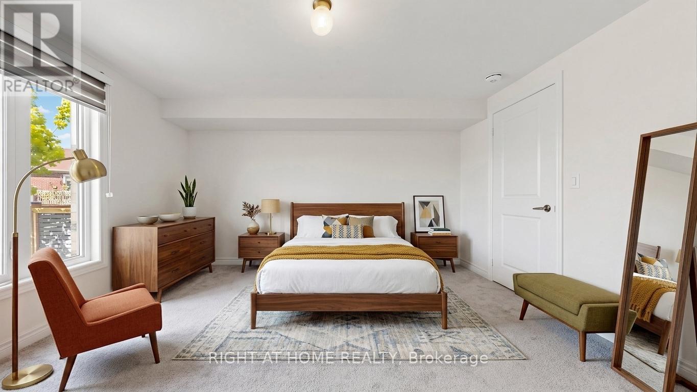 126 Kingsmere Crescent, New Tecumseth, ON - Indoor Photo Showing Bedroom