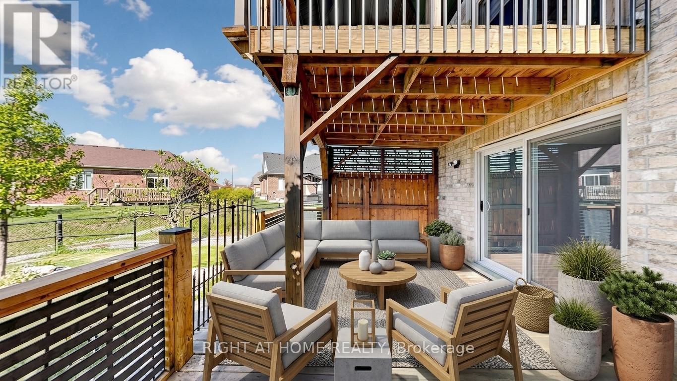 126 Kingsmere Crescent, New Tecumseth, ON - Outdoor With Deck Patio Veranda With Exterior