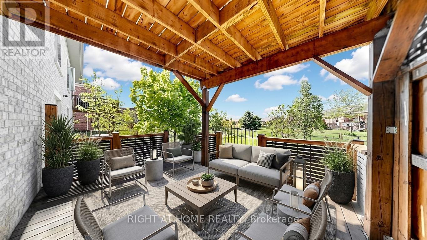 126 Kingsmere Crescent, New Tecumseth, ON - Outdoor With Deck Patio Veranda With Exterior