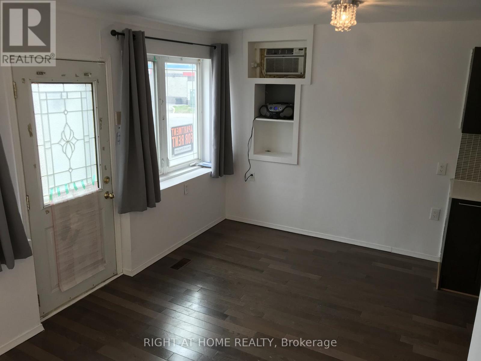 104 Danforth Road, Toronto, ON - Indoor Photo Showing Other Room