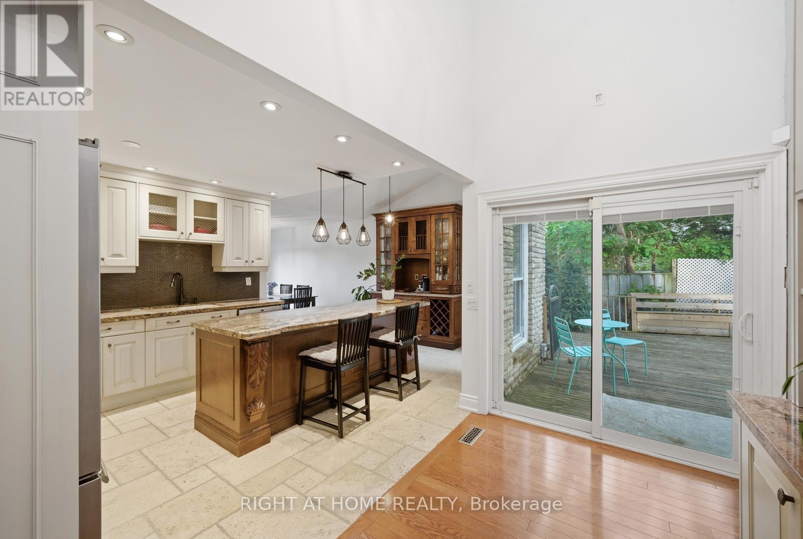 6415 Dunray Court, Mississauga, ON - Indoor Photo Showing Other Room