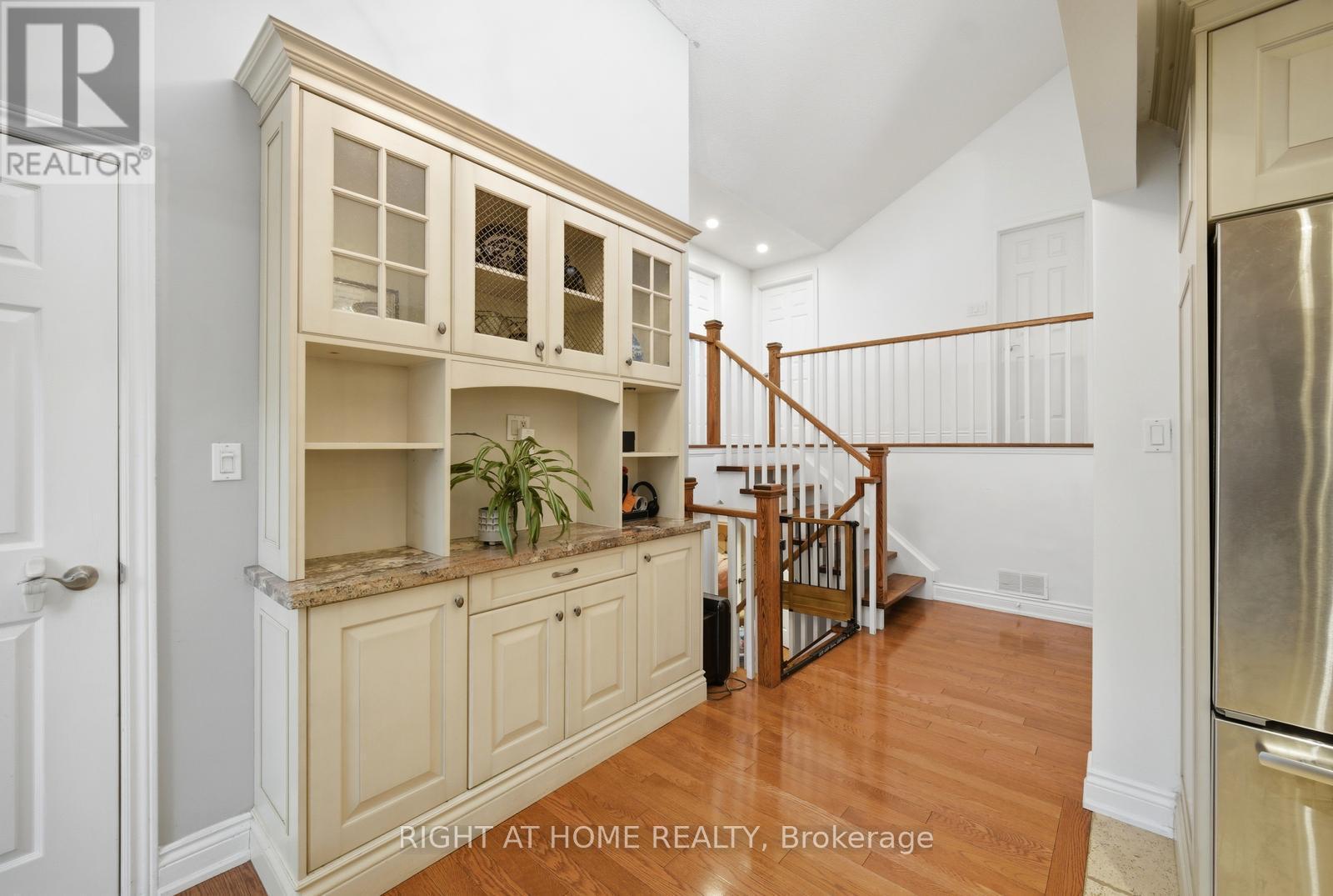 6415 Dunray Court, Mississauga, ON - Indoor Photo Showing Other Room