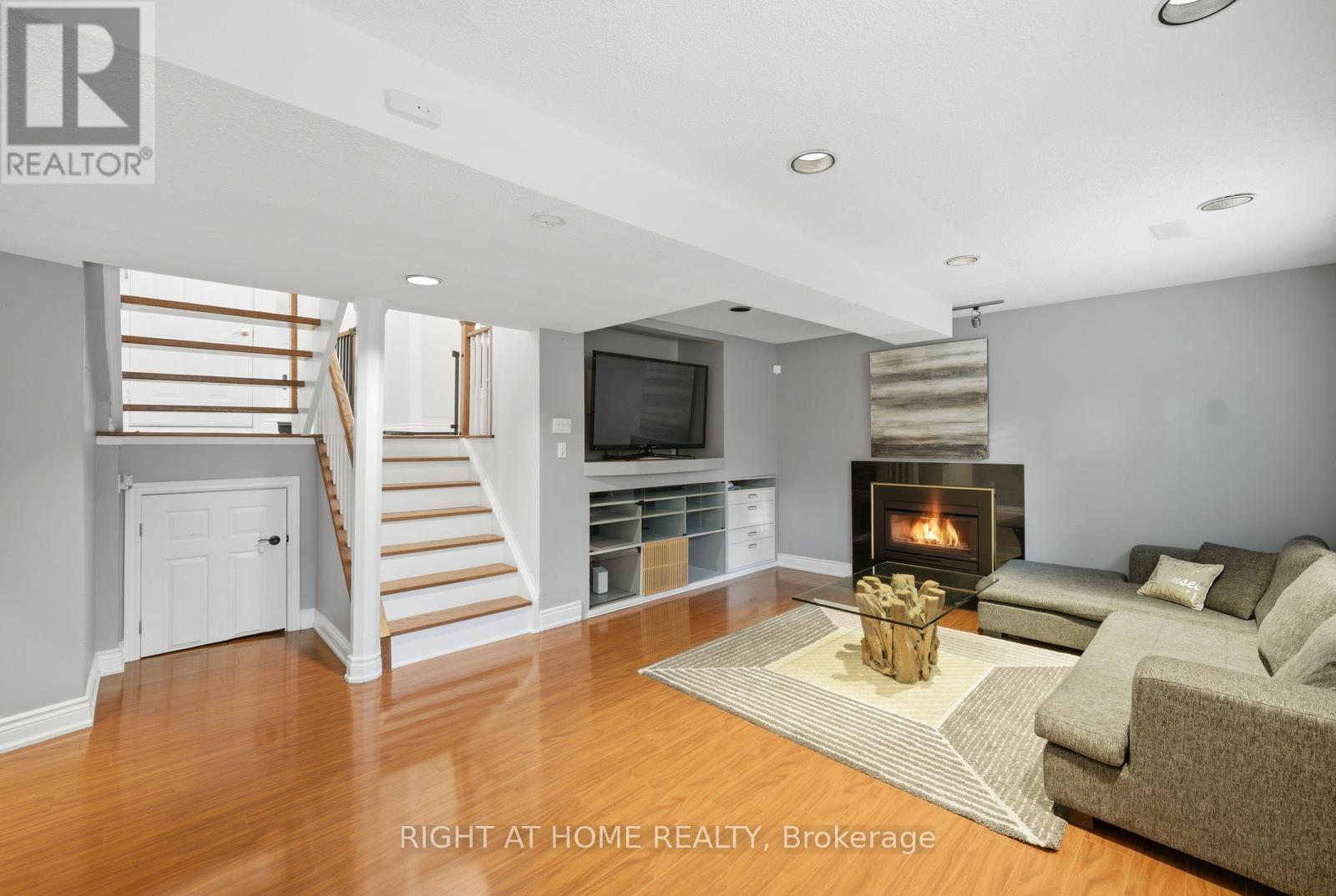 6415 Dunray Court, Mississauga, ON - Indoor Photo Showing Living Room With Fireplace