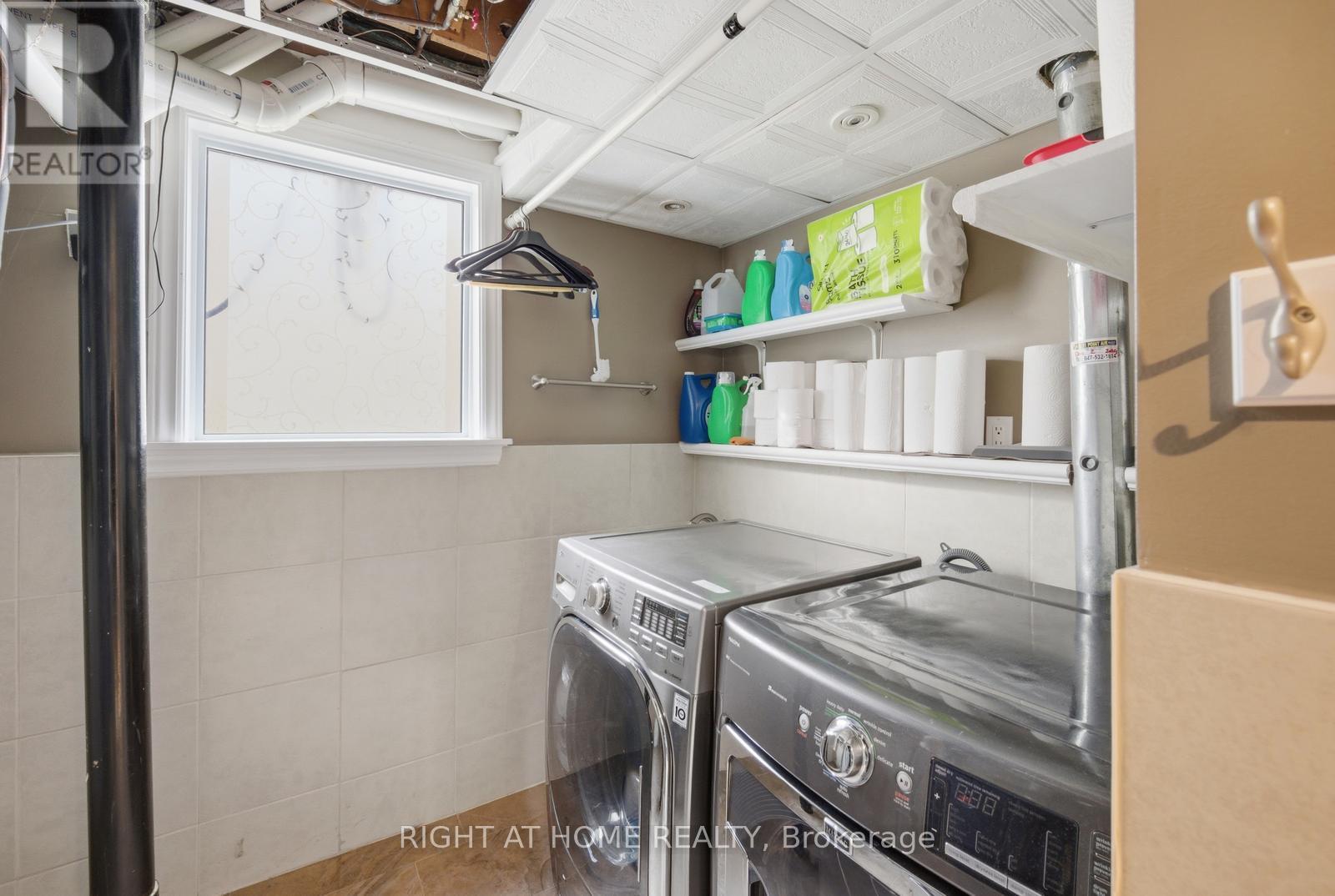 6415 Dunray Court, Mississauga, ON - Indoor Photo Showing Laundry Room
