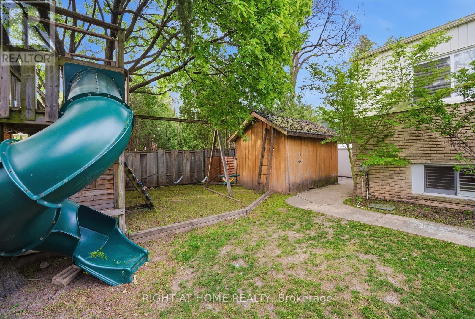 6415 Dunray Court, Mississauga, ON - Outdoor