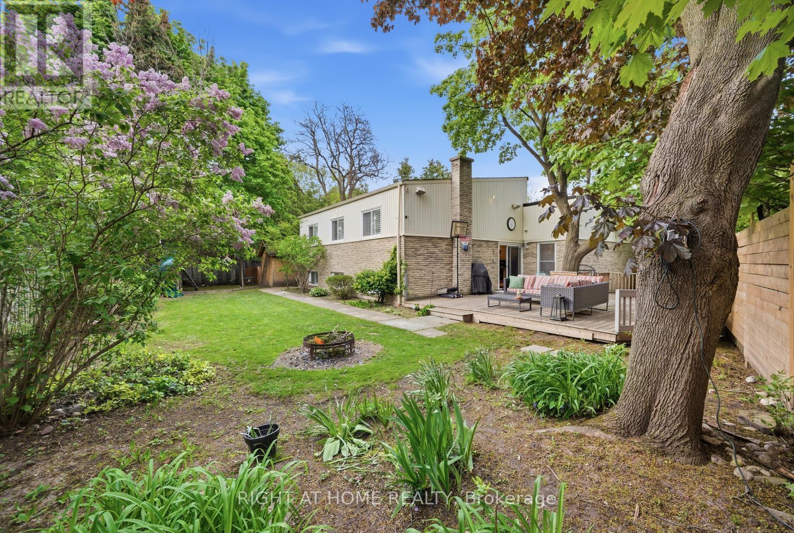 6415 Dunray Court, Mississauga, ON - Outdoor
