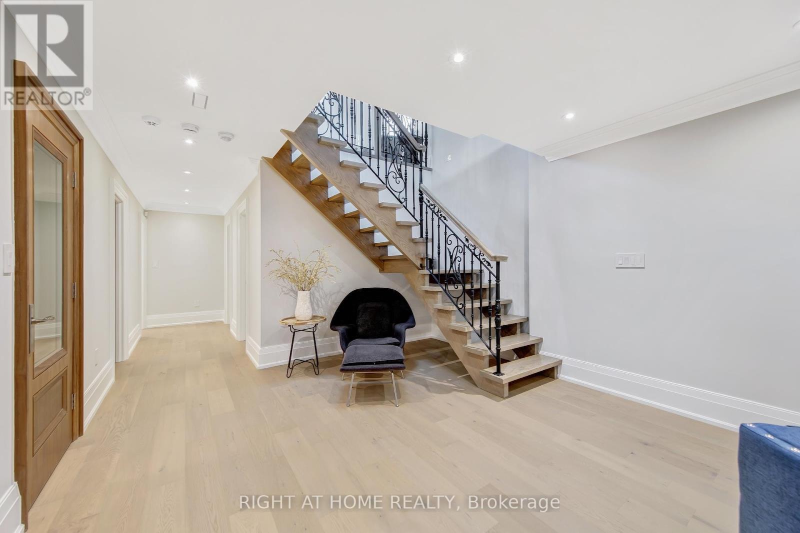 484 Avonwood Drive, Mississauga, ON - Indoor Photo Showing Other Room