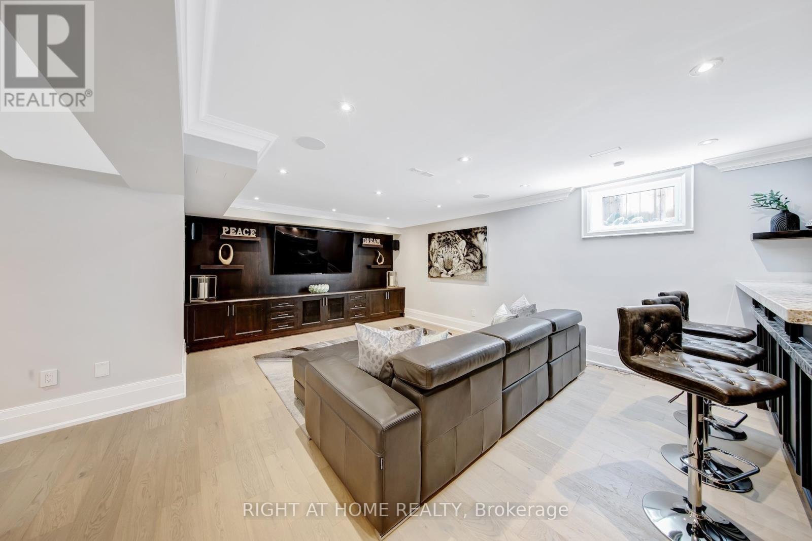 484 Avonwood Drive, Mississauga, ON - Indoor