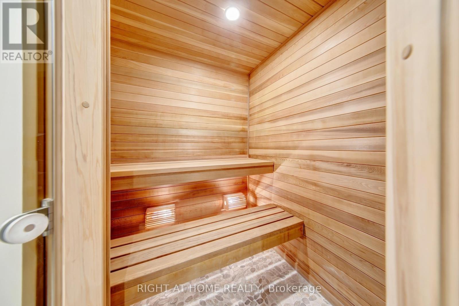 484 Avonwood Drive, Mississauga, ON - Indoor Photo Showing Other Room