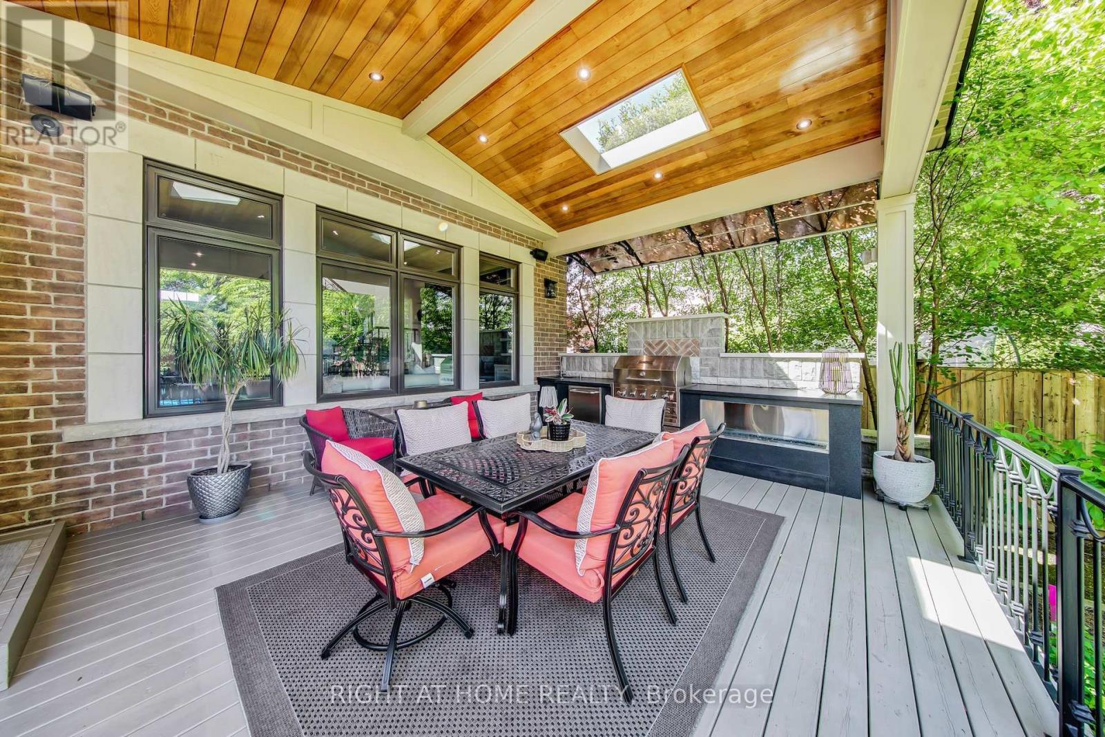 484 Avonwood Drive, Mississauga, ON - Outdoor With Deck Patio Veranda With Exterior