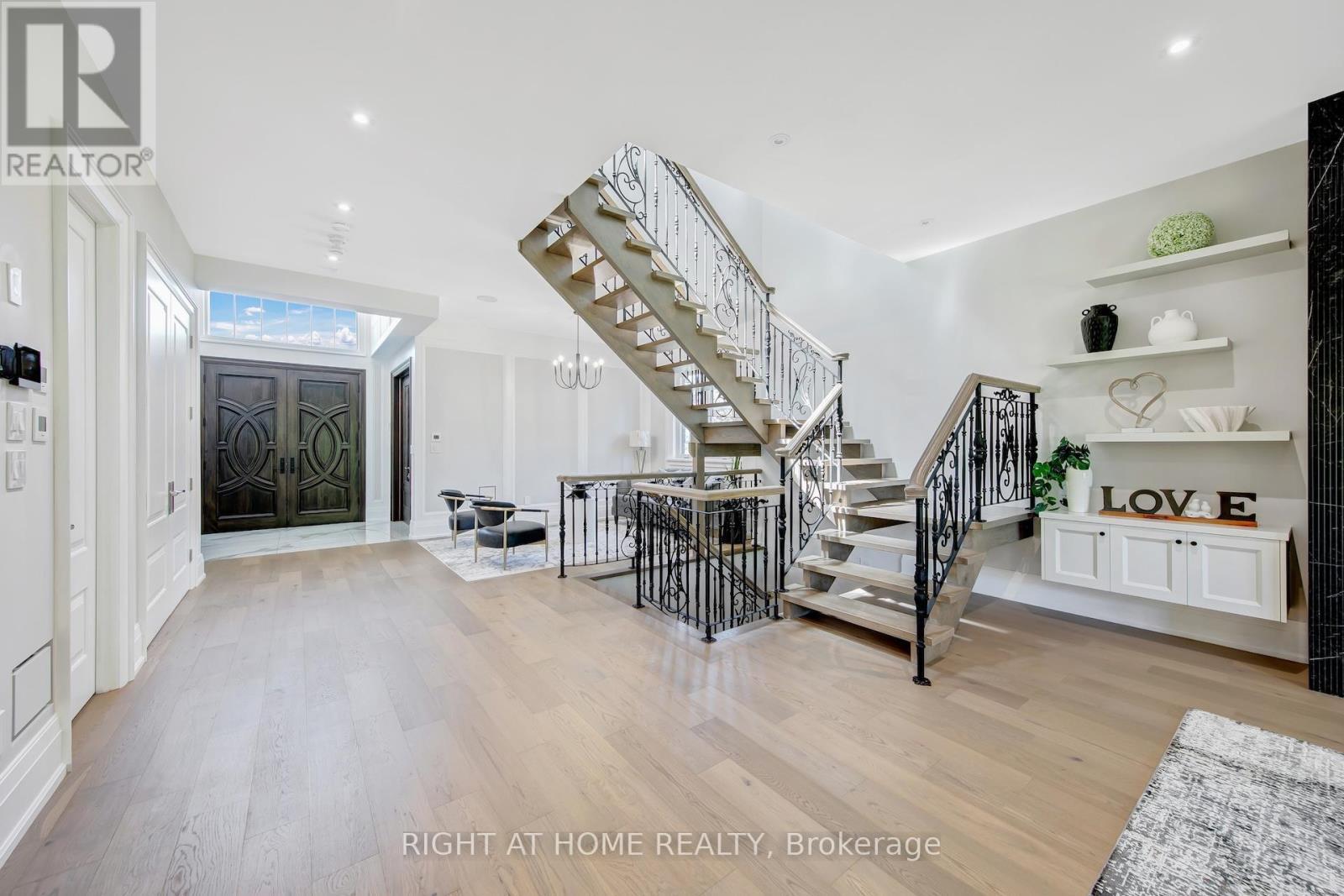 484 Avonwood Drive, Mississauga, ON - Indoor Photo Showing Other Room