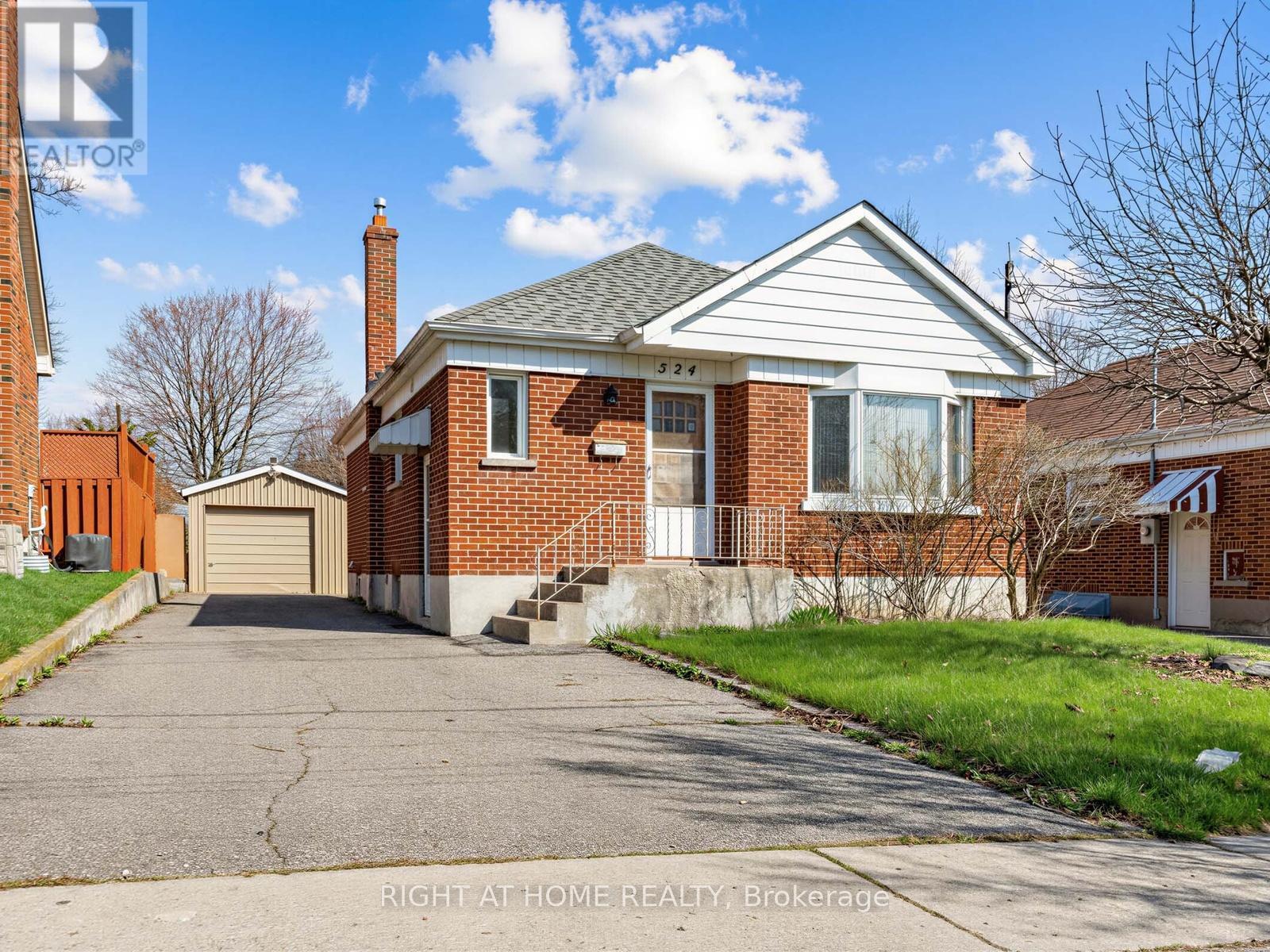524 Colborne Street E, Oshawa, ON - Outdoor