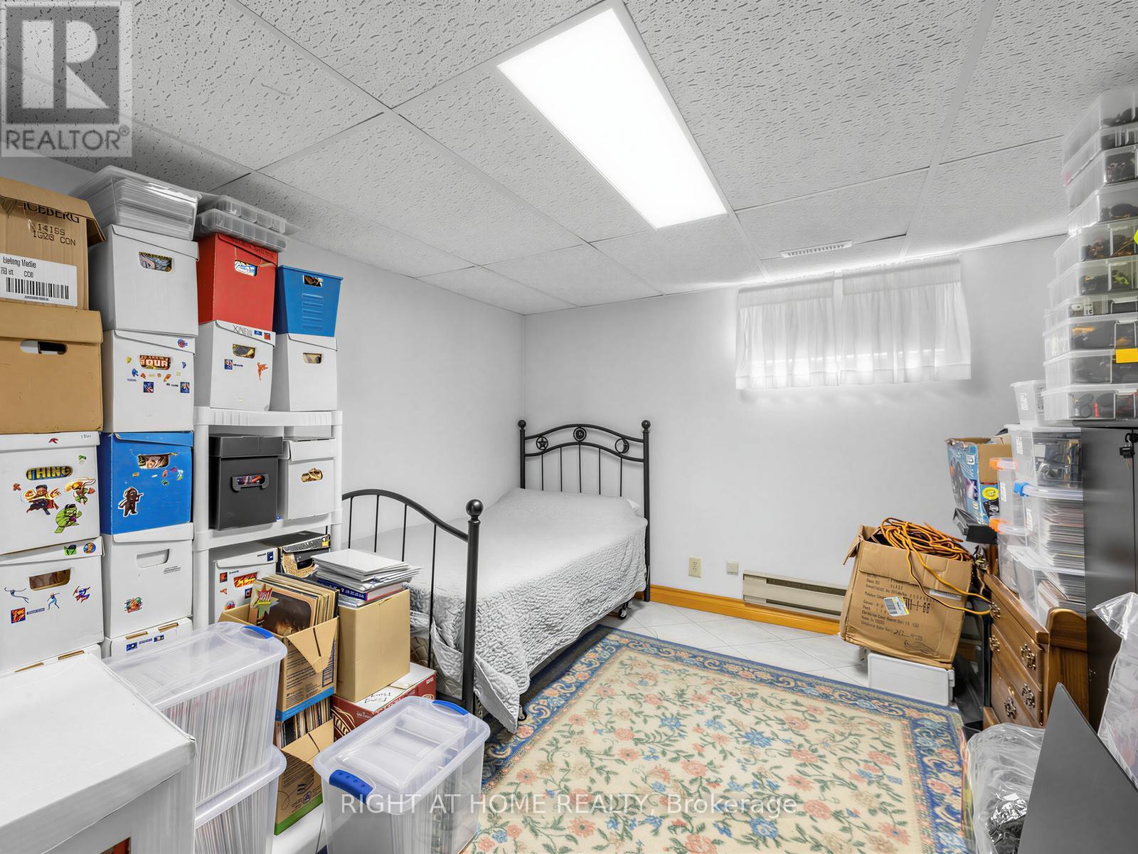 524 Colborne Street E, Oshawa, ON - Indoor