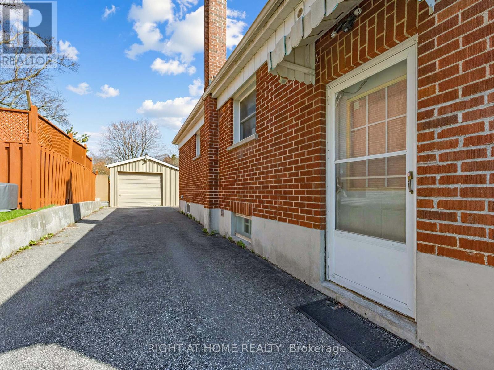 524 Colborne Street E, Oshawa, ON - Outdoor With Exterior