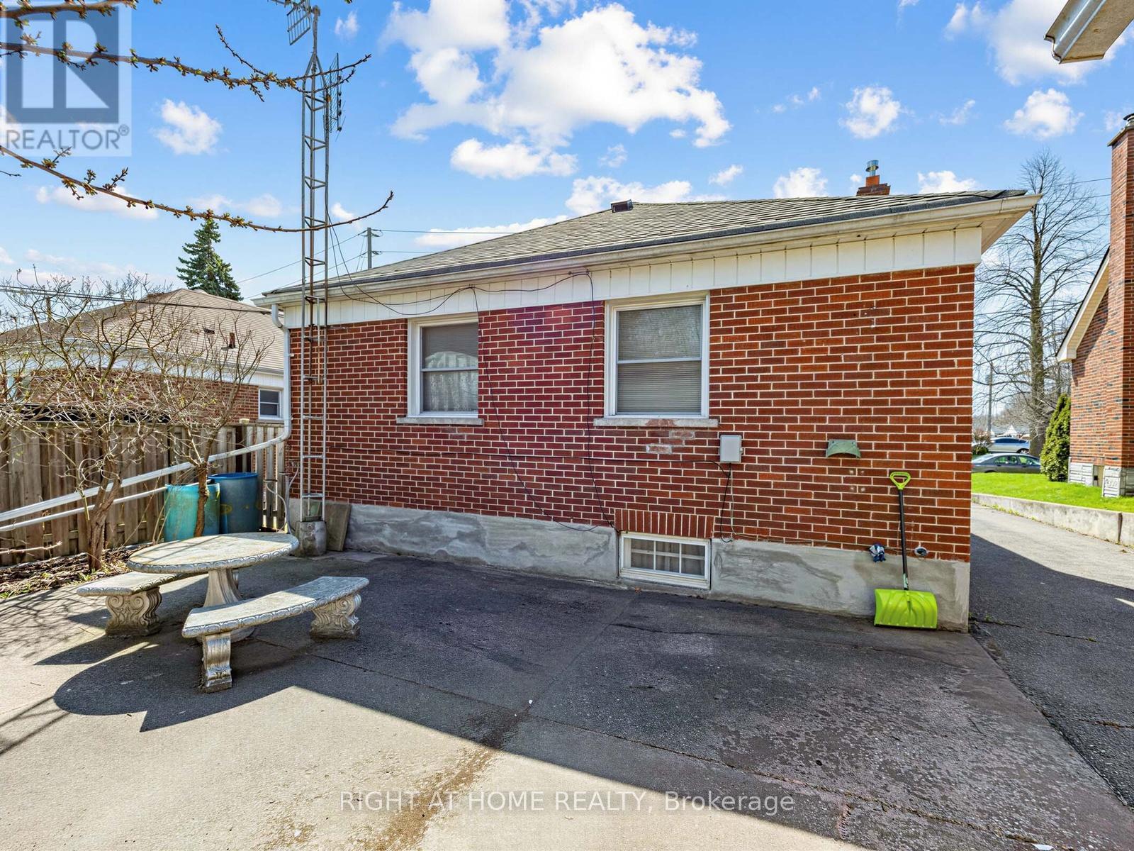 524 Colborne Street E, Oshawa, ON - Outdoor With Exterior