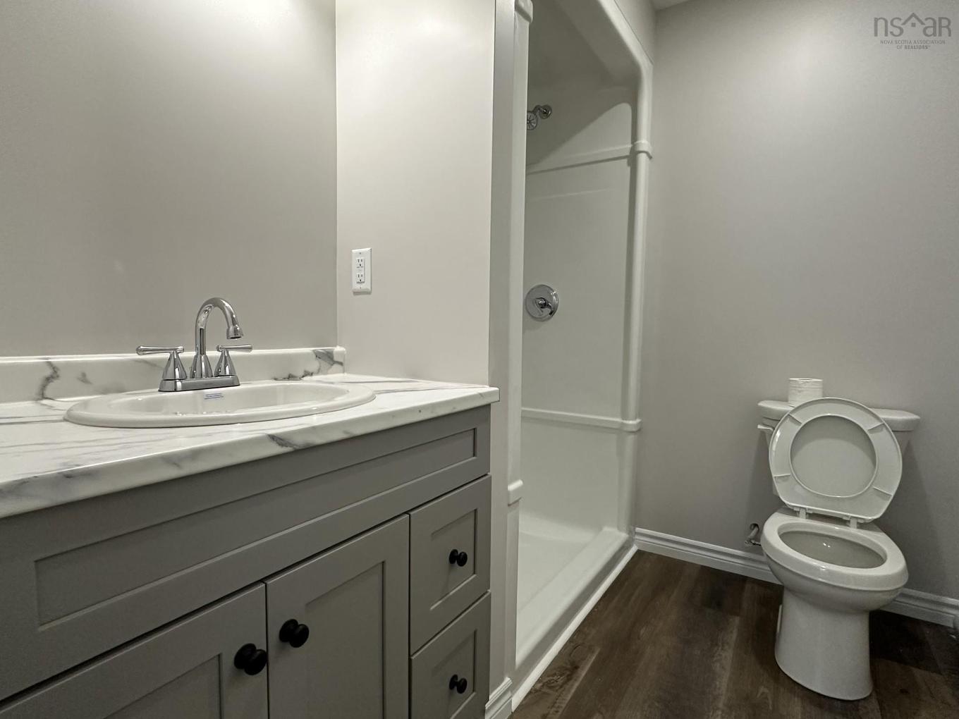 59 Fourteenth Street, Trenton, NS - Indoor Photo Showing Bathroom