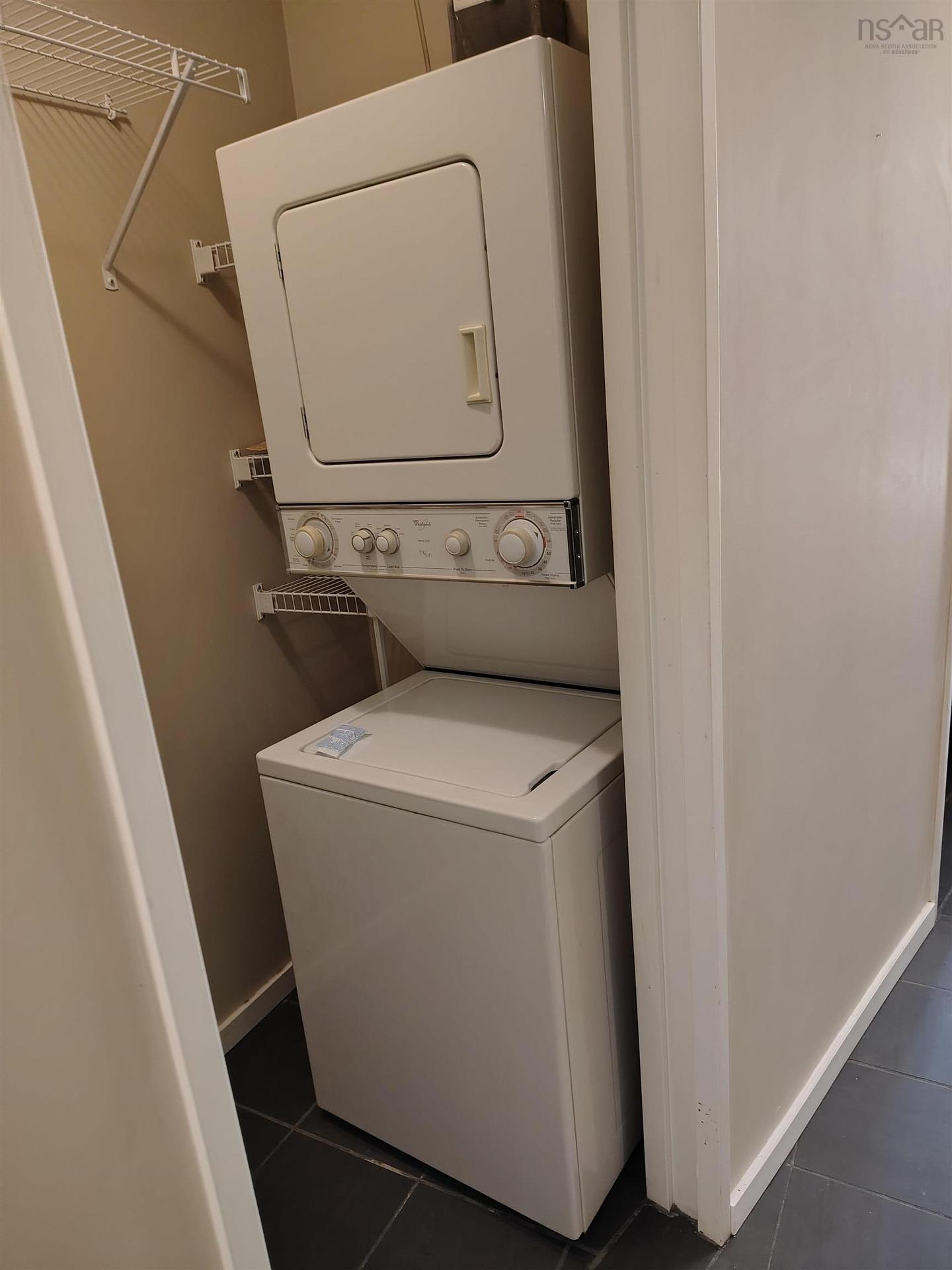 412 5221 Nora Bernard Street, Halifax, NS - Indoor Photo Showing Laundry Room