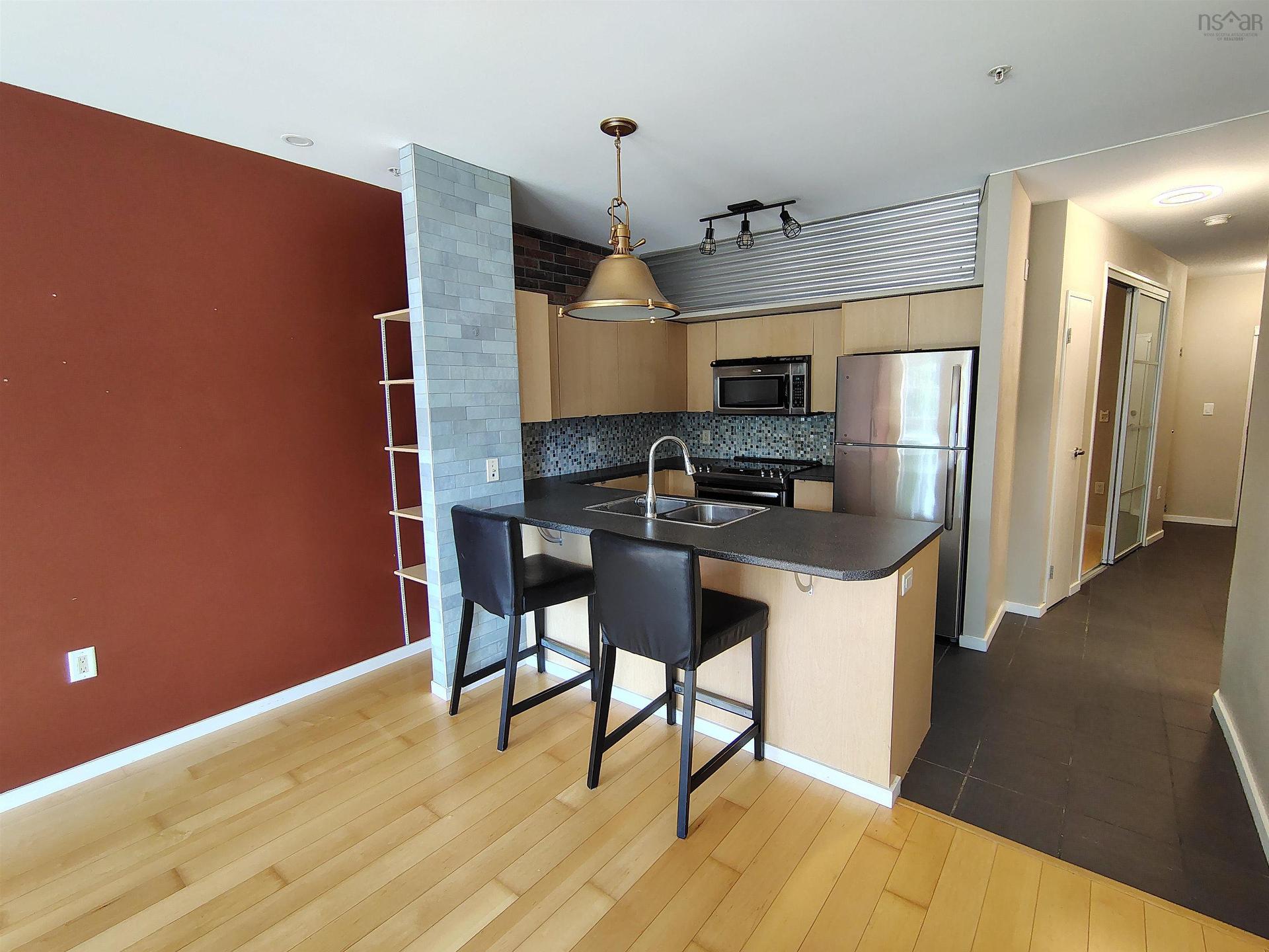 412 5221 Nora Bernard Street, Halifax, NS - Indoor Photo Showing Kitchen With Double Sink