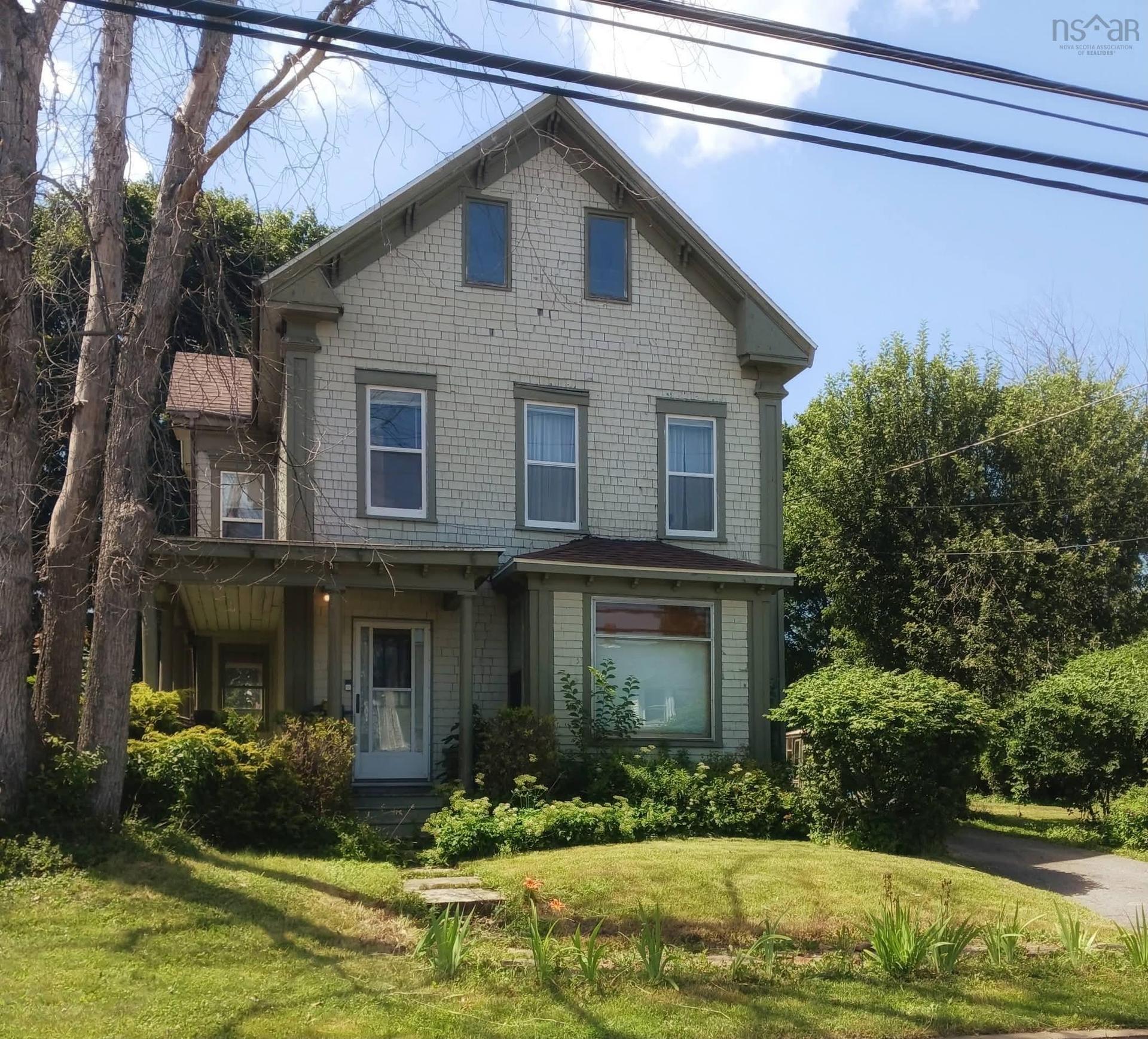 130 Mackay Street, Stellarton, NS - Outdoor