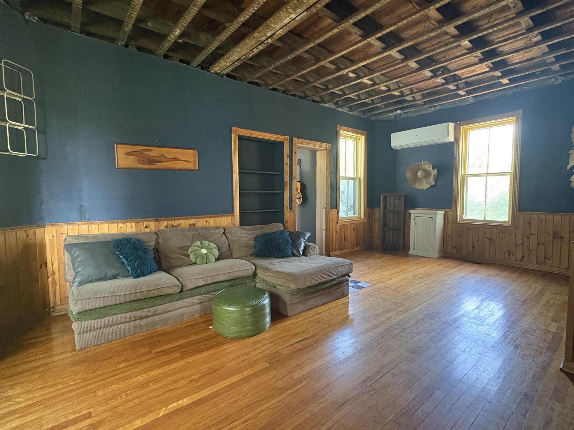 130 Mackay Street, Stellarton, NS - Indoor Photo Showing Living Room