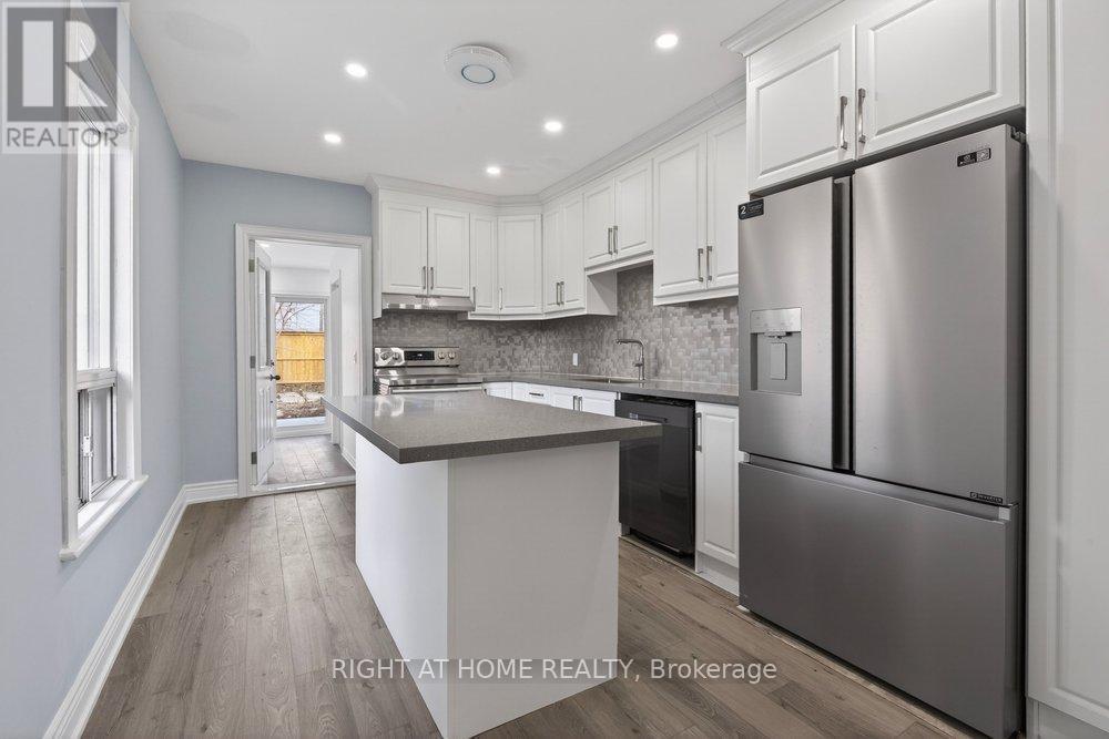 141 Ray Street N, Hamilton, ON - Indoor Photo Showing Kitchen With Stainless Steel Kitchen With Upgraded Kitchen