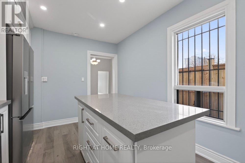 141 Ray Street N, Hamilton, ON - Indoor