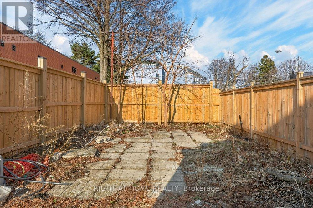 141 Ray Street N, Hamilton, ON - Outdoor