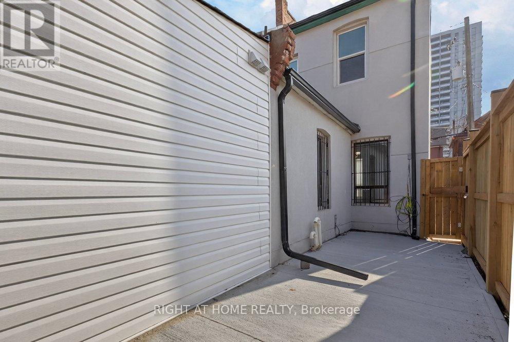 141 Ray Street N, Hamilton, ON - Outdoor With Exterior