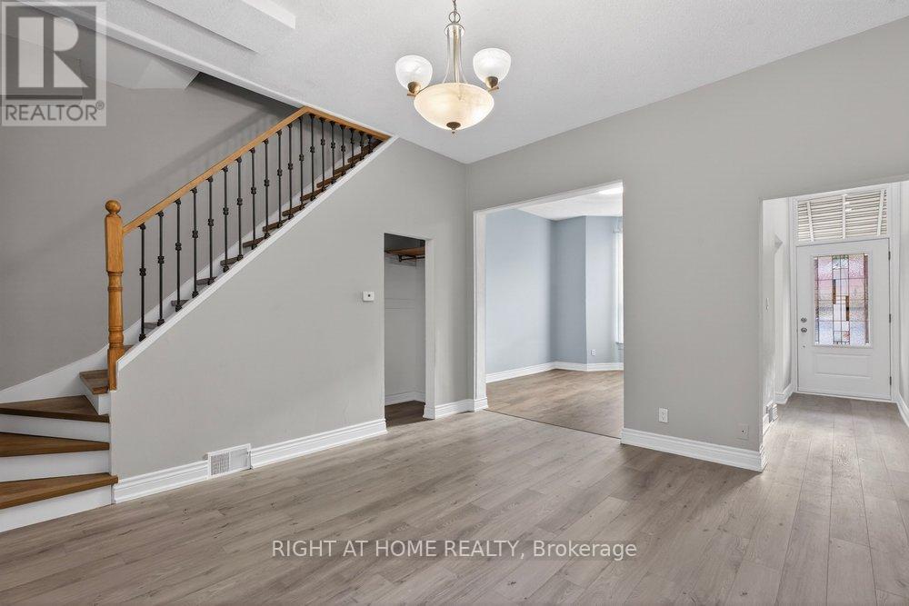 141 Ray Street N, Hamilton, ON - Indoor Photo Showing Other Room