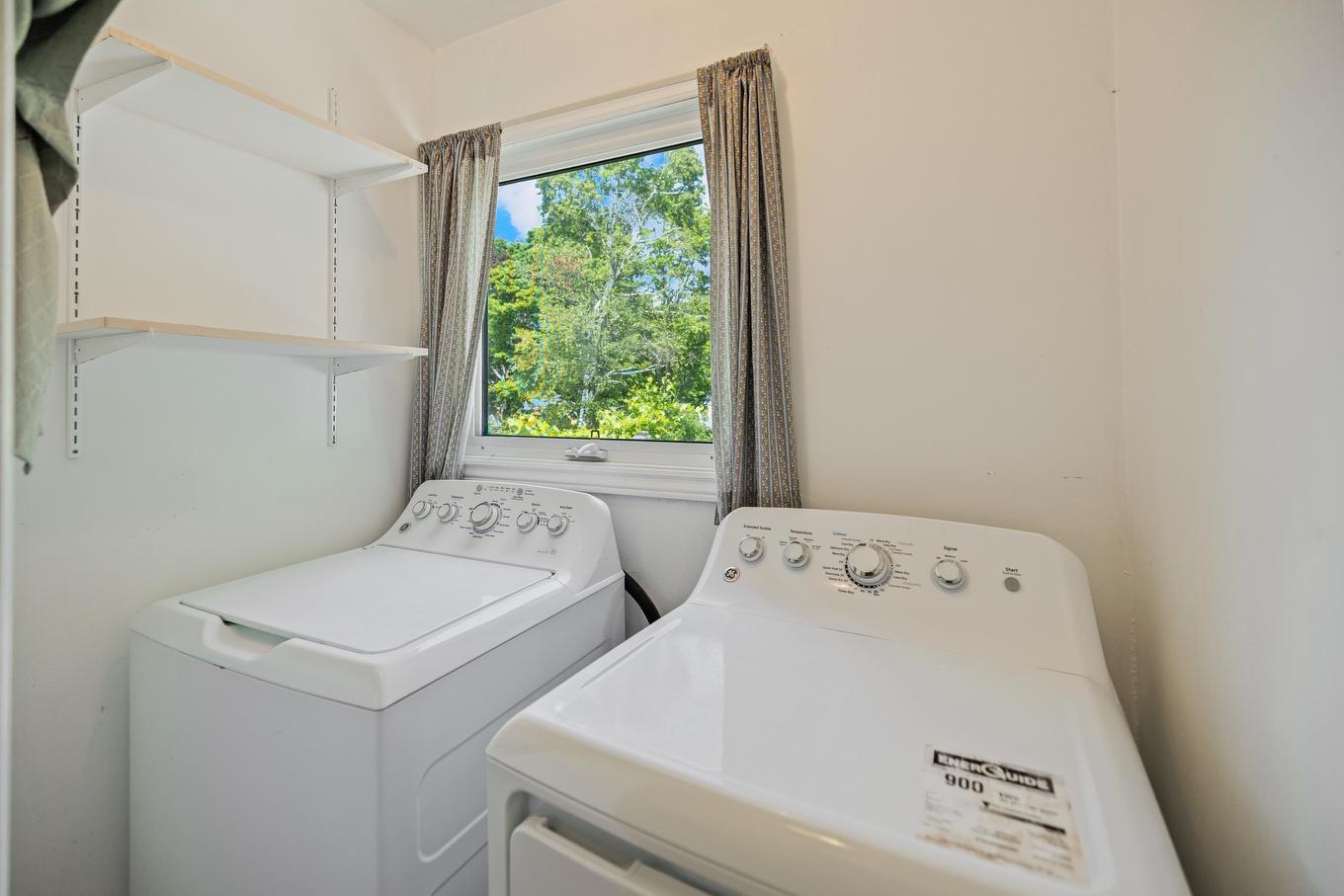 131 Nassau Street, Charlottetown, PE - Indoor Photo Showing Laundry Room