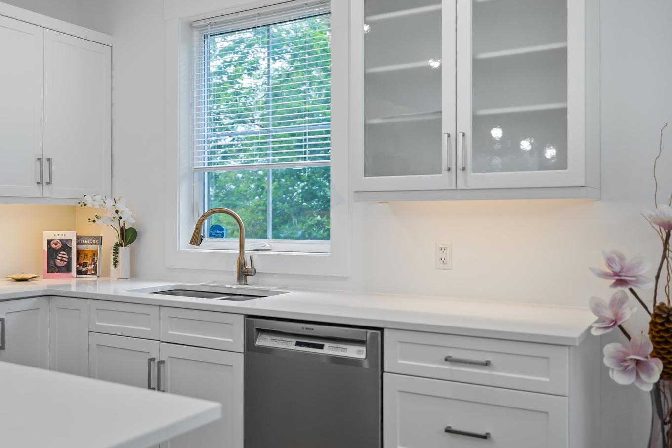74 England Circle, Charlottetown, PE - Indoor Photo Showing Kitchen