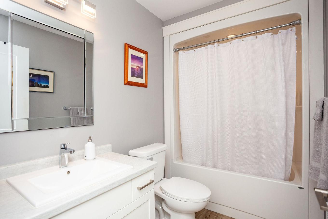 42 Beech Hill Avenue, Charlottetown, PE - Indoor Photo Showing Bathroom