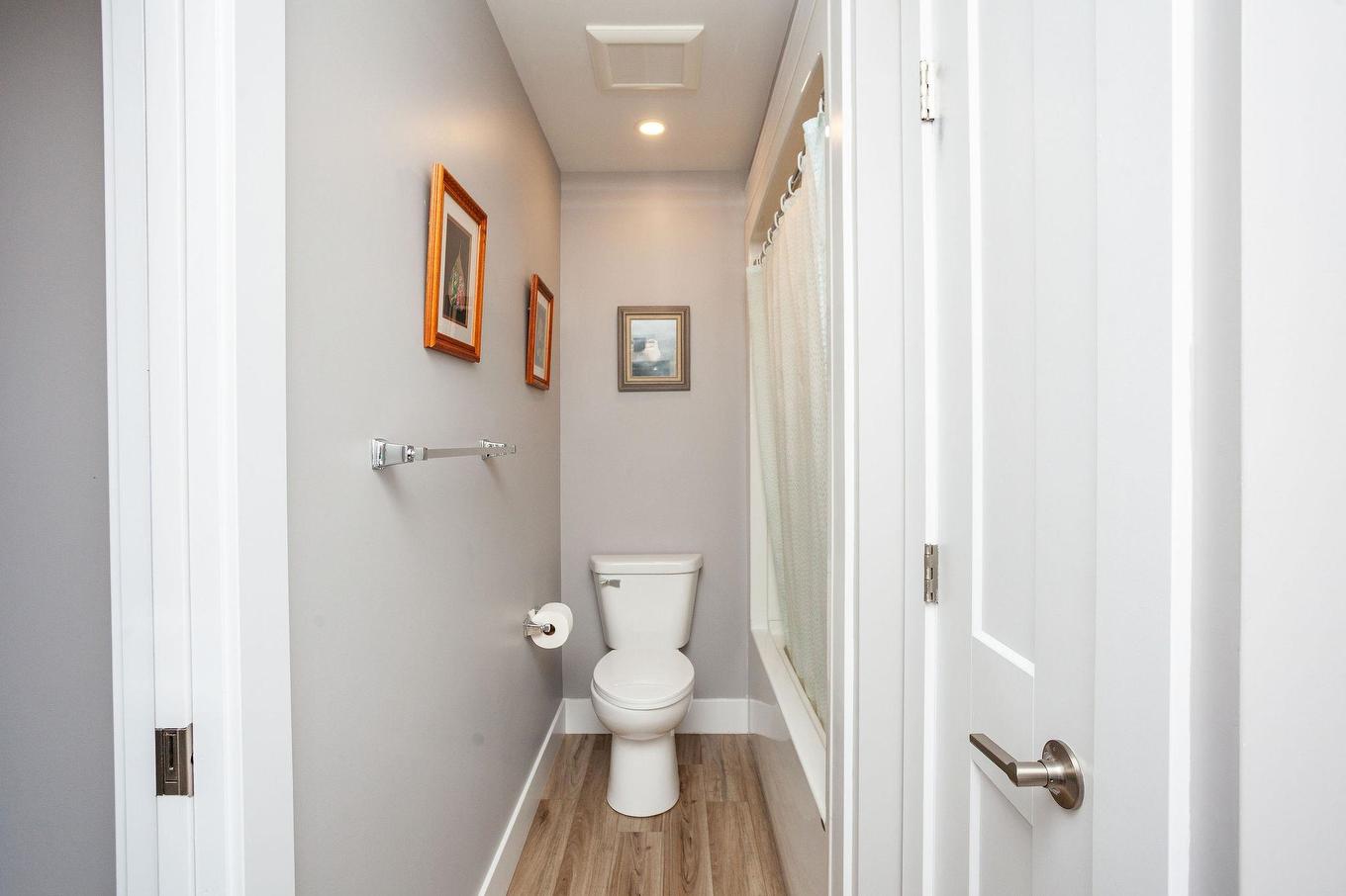 42 Beech Hill Avenue, Charlottetown, PE - Indoor Photo Showing Bathroom