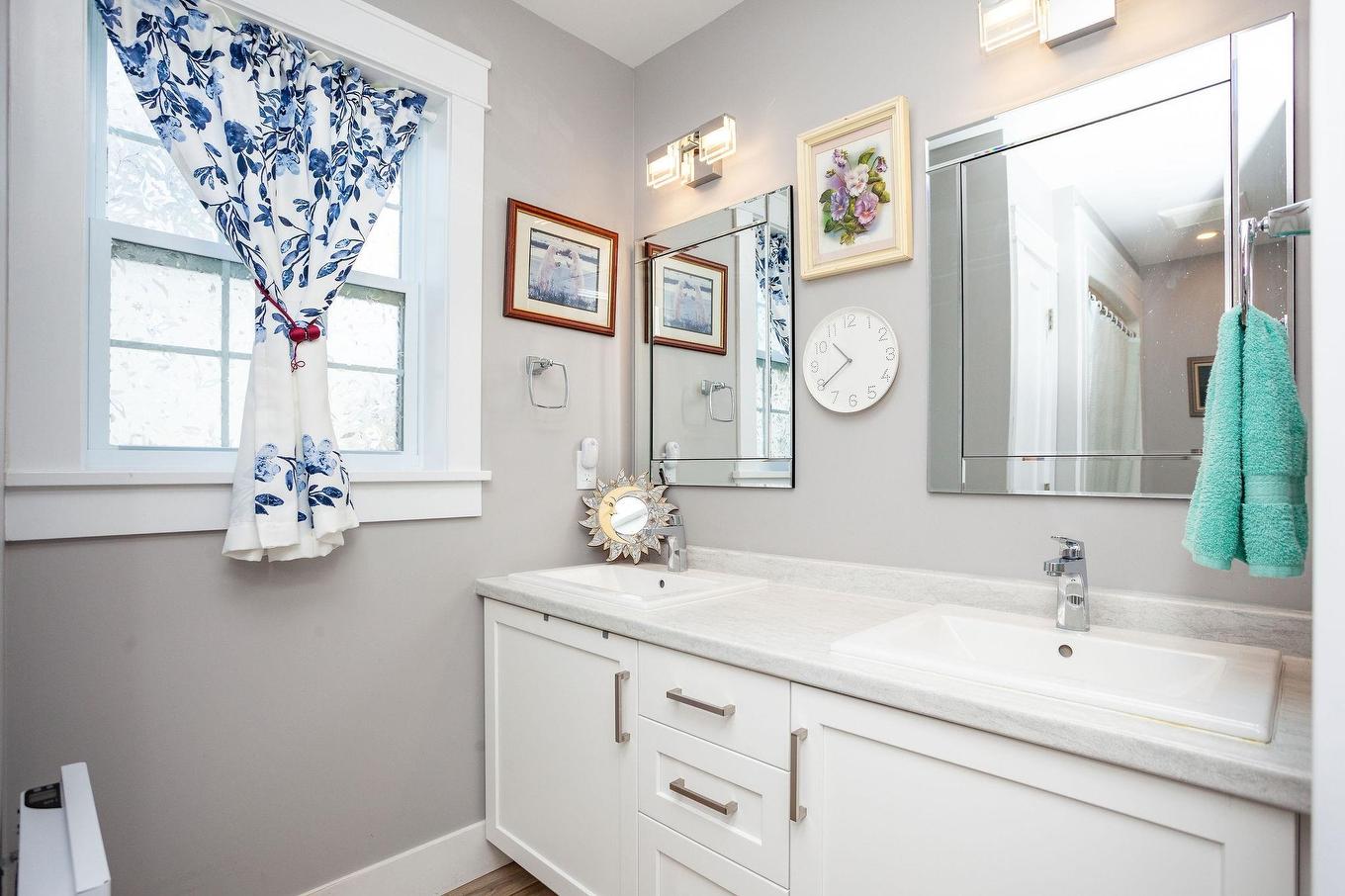 42 Beech Hill Avenue, Charlottetown, PE - Indoor Photo Showing Bathroom
